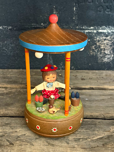 Music box gazebo vintage - box,