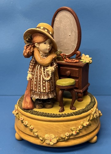Music box toriart anri sarah - box,
